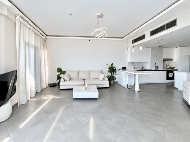 Unfurnished 2BR | Balcony | Dubai Marina